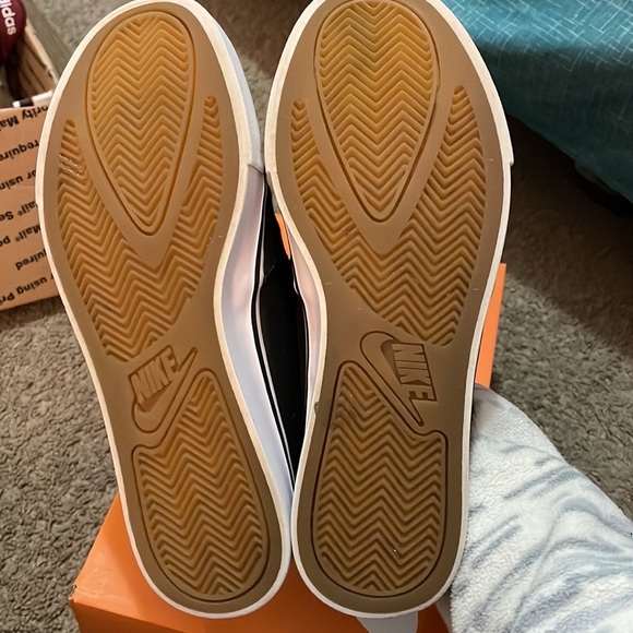 Nike Black and White Slip Ons - Picture 7 of 8